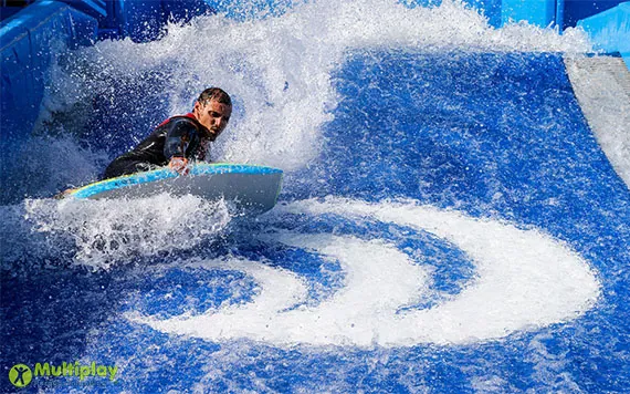 Surf simulator for leisure centres